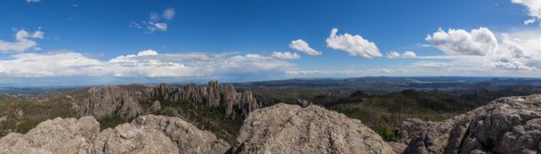 Panoramisch uitzicht vanaf Custer State Park - Foto, afbeelding