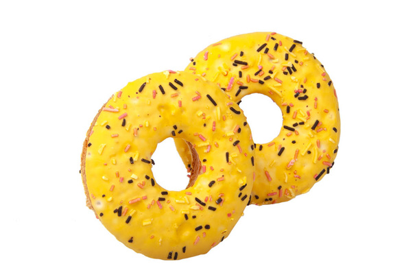 lekker gele donut geïsoleerd op de witte - Foto, afbeelding