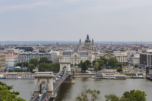 BUDAPEST, HUNGARY. 23 JUNE, 2017: Panorama of Budapest on the banks of the Danube River  - Фото, зображення