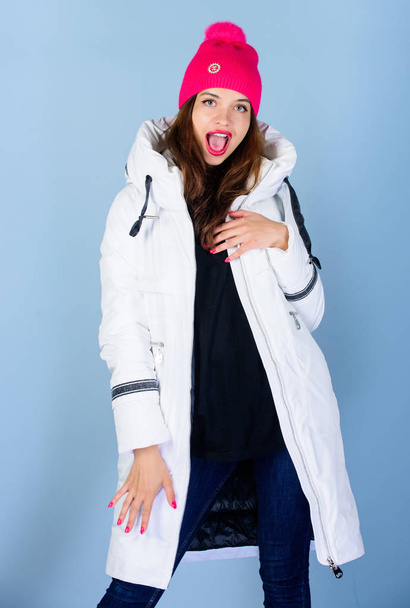 Jacket has extra insulation and slightly longer fit to protect your body from sharp winter weather. Not every jacket is ideal for every climate. Girl wear white jacket. Fancy stylish winter clothes - Valokuva, kuva