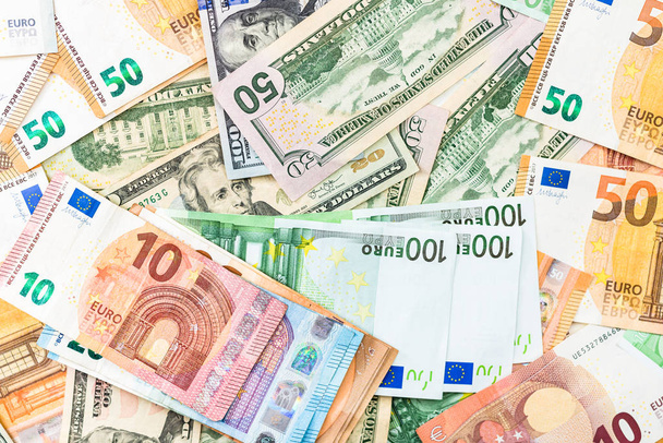 Wereldgeldconcept, details over euro- en US-dollarbankbiljetten, Eur - Foto, afbeelding