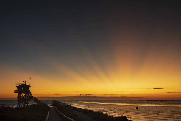 Napfény Korona le a horizonton  - Fotó, kép