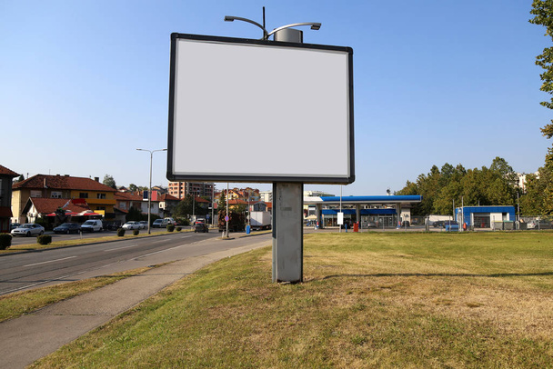 Blanco billboard mockup voor reclame - Foto, afbeelding
