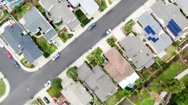 Légi felvétel a nagyméretű lakóövezetekről, Irvine, Kalifornia - Felvétel, videó