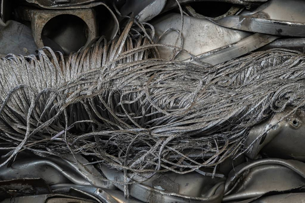 для вторичной переработки прессован шнур и алюминиевый лом
 - Фото, изображение