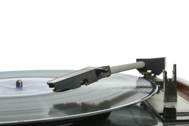 レコードプレーヤー白の背景にビニールディスク、クローズアップ - 写真・画像