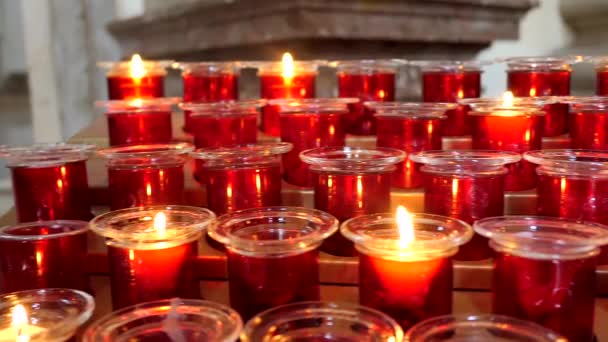 Свечи в католической церкви, вера и надежда
 - Кадры, видео