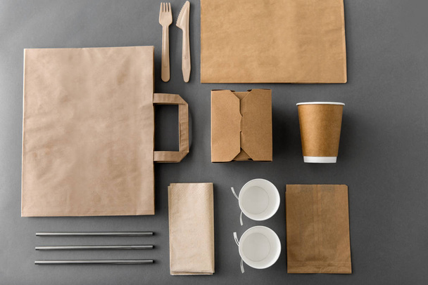 одноразові паперові вироби для упаковки продуктів харчування
 - Фото, зображення