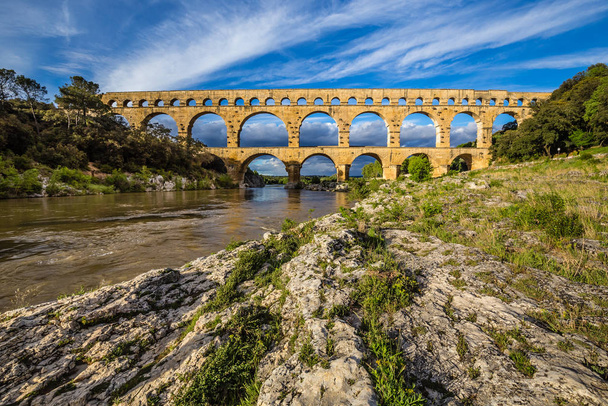 Aqueduto Romano Pont du Gard - Nimes, França
 - Foto, Imagem