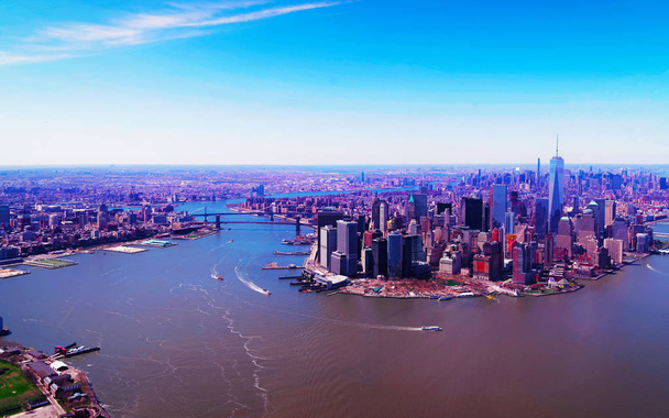 Manhattan y Hudson River y East River Reflejo de Nueva York
 - Foto, imagen