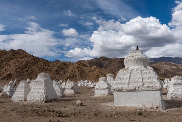 White stupas temple near Shey Palace, - 写真・画像