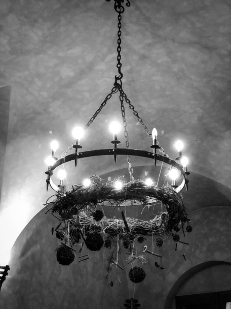 oude decoratieve lamp met kaarsen - Foto, afbeelding