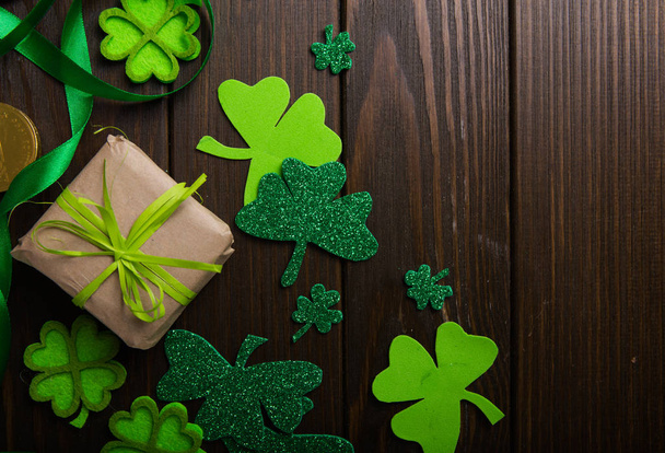 Happy st. Patrick's day. Card with lucky clover.  Irish festival - Foto, afbeelding