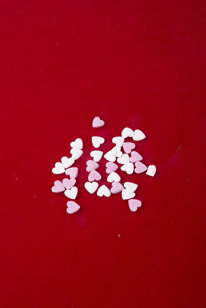 small sugar candy in the form of hearts - Фото, зображення