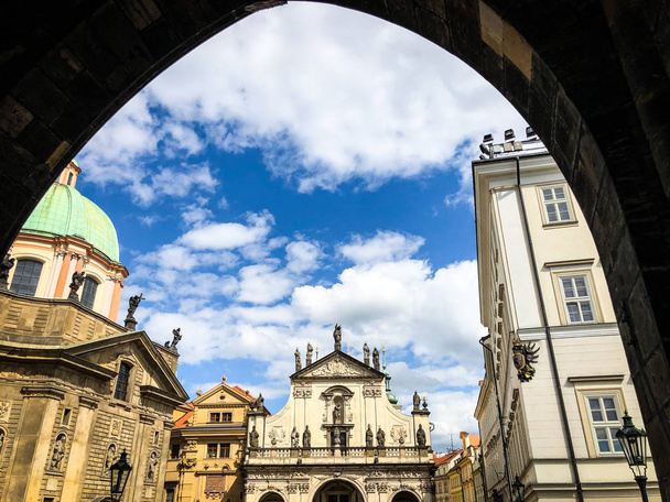 close up view of the streets of Prague - Zdjęcie, obraz