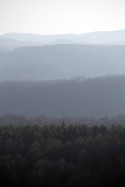 Vista de las montañas del norte de Hungría desde la meseta de Medves
 - Foto, Imagen