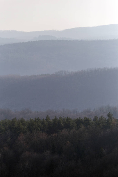 Blick auf die nordungarischen Berge vom Medves-Plateau - Foto, Bild