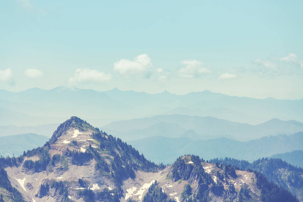 Hermoso pico de montaña en North Cascade Range, Washington / Estados Unidos - Foto, Imagen