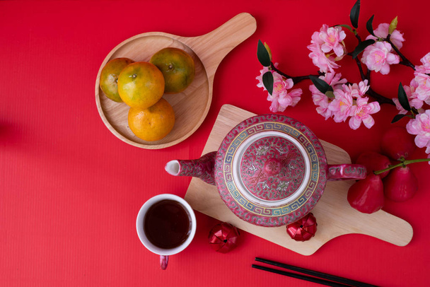 Vista superior en rojo chino año nuevo fondo con espacio de copia
. - Foto, Imagen