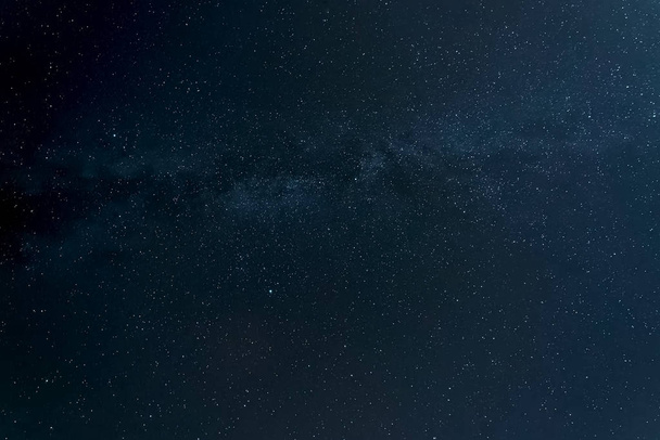 Sterrenhemel achtergrond foto van sterren in de nachtelijke hemel en de Melk - Foto, afbeelding