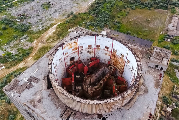 Central nuclear abandonada inacabada
 - Foto, imagen