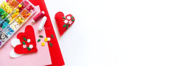 Valentine's day heart made of felt diy. Material for creativity. Banner Copy space - Фото, изображение