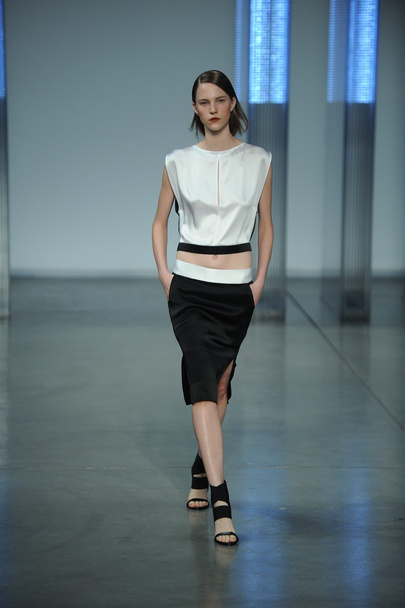 Model walks at Helmut Lang fashion show - Fotoğraf, Görsel