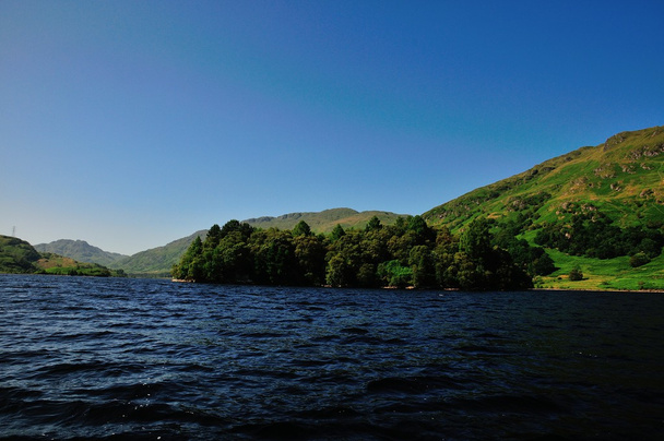 Een Schotse Loch. - Foto, afbeelding