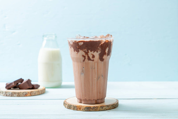 Iced chocolate milkshake drink - 写真・画像
