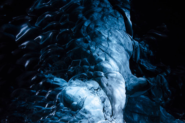 Icecave in Svinafellsjokull glacier Iceland - Foto, imagen