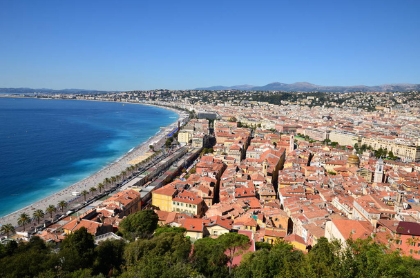 Francja, francuska riwiera, Nicea miasto słynie z corocznego karnawału i panoramy zatoki Aniołów, z hiil zamku. - Zdjęcie, obraz