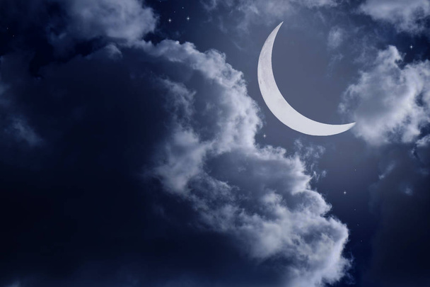 夜空の星、月、積乱雲 - 写真・画像