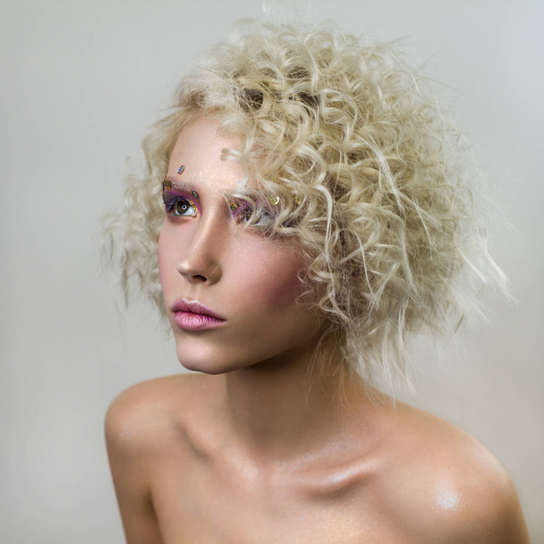 Beauty portrait of a blonde girl - Foto, Imagem