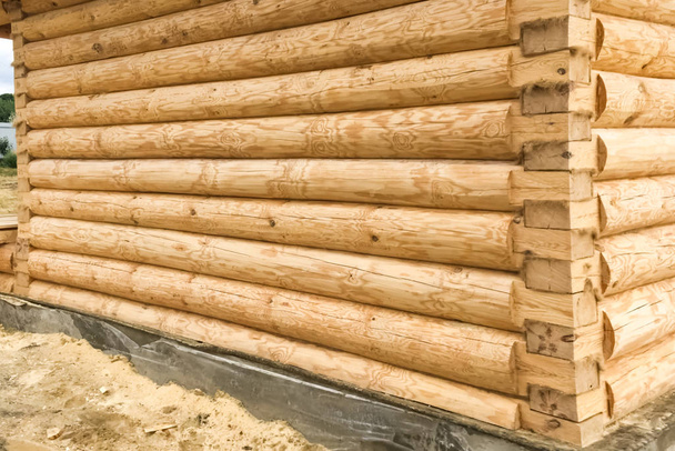 Costruito da casa di legno tronco, casa di legno
. - Foto, immagini