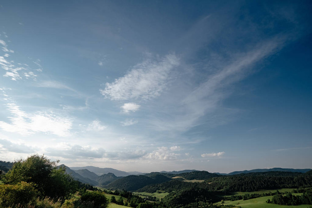 Καλοκαίρι ορεινό τοπίο στη Σλοβακία, ταξιδιωτική έννοια - Φωτογραφία, εικόνα