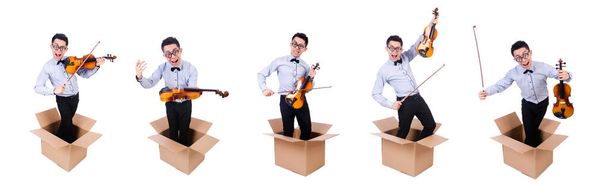 Человек, играющий на скрипке из коробки
 - Фото, изображение