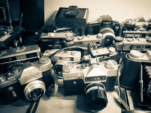 Старые винтажные камеры
 - Фото, изображение
