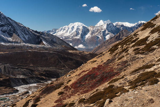 Beautiful landscape of Himalaya mountain view from Chukung Ri vi - Φωτογραφία, εικόνα
