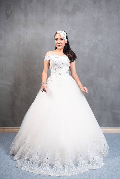 Beautiful woman in wedding dress , Bride Thai style fashion - Foto, immagini