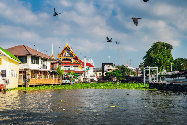 Vanha Chao Phraya River Thaimaan perinteisiä taloja
 - Valokuva, kuva