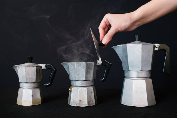 Čerstvá káva z klasického kávovaru - Fotografie, Obrázek