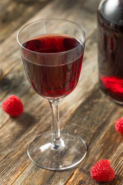 Red Organic Raspberry Liqueur - 写真・画像