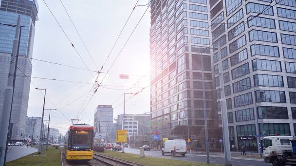 Варшава, Польша. 10 января 2020 года. Трамвай в столице Польши Варшаве на улице Проста
. - Фото, изображение