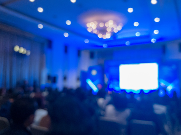 sfocatura astratta della sala conferenze stampa, luce blu sfocata - Foto, immagini