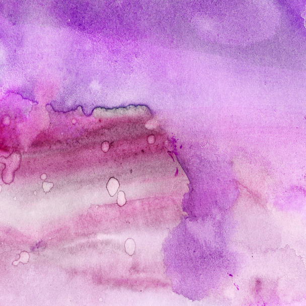 水彩イラスト。テクスチャ水の色透明汚れ。ぼかしスプレーバイオレットとピンク. - 写真・画像