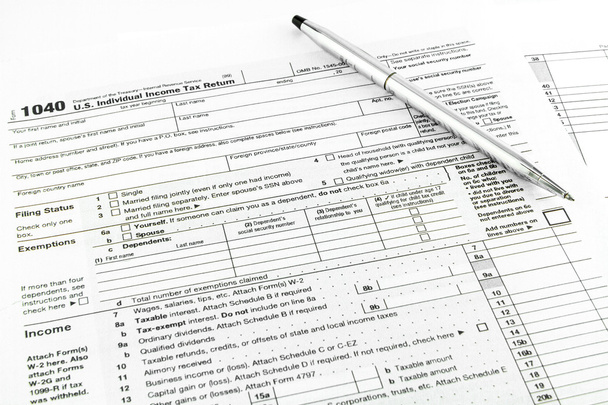Formulaire d'impôt pour l'année d'imposition
 - Photo, image