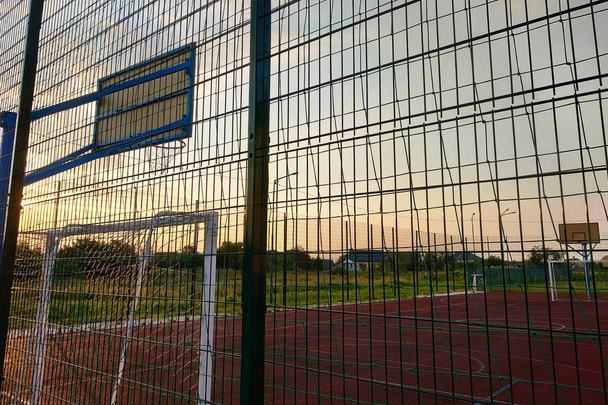 Szabadban mini foci és kosárlabda pálya golyós kapu és b - Fotó, kép