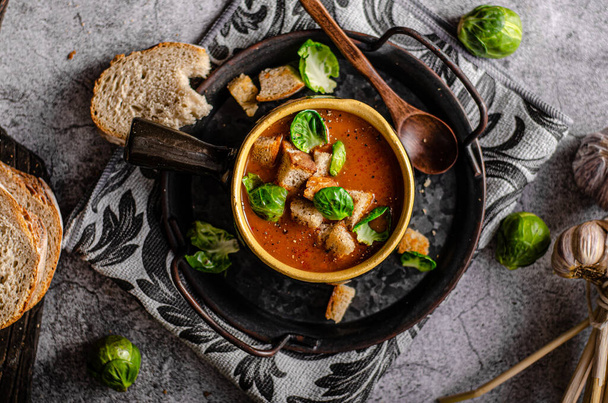 Delicious homemade goulash soup - Foto, afbeelding