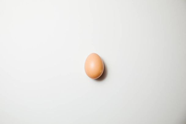 Fresh Easter egg on a white background. happy Easter - Foto, Imagem