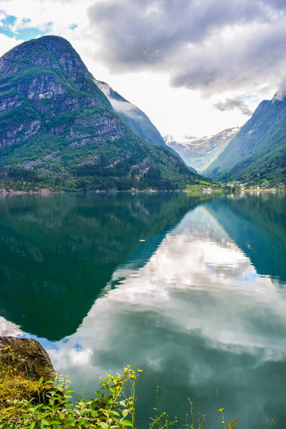 Прекрасный норвежский пейзаж
. - Фото, изображение